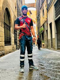 Elettricista , adetto al cantiere