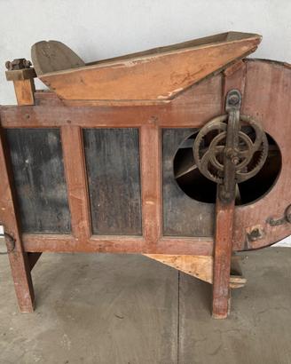 Antico Mulino a mano per il grano