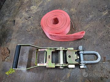 Cinghia a cricchetto con gancio