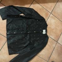 Giacca in pelle con borchie