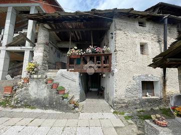 CASA SEMINDIPENDENTE A VALCHIUSA