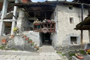 CASA SEMINDIPENDENTE A VALCHIUSA