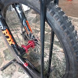 Cerchi reserve carbonio