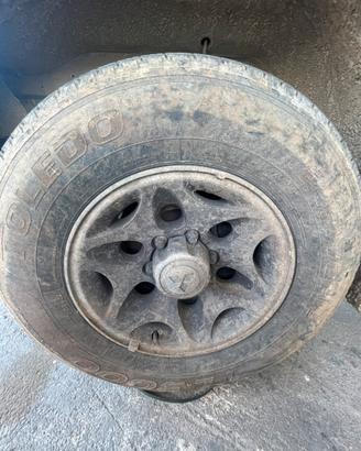 Cerchi e gomme fuoristrada 6 fori Mitsubishi