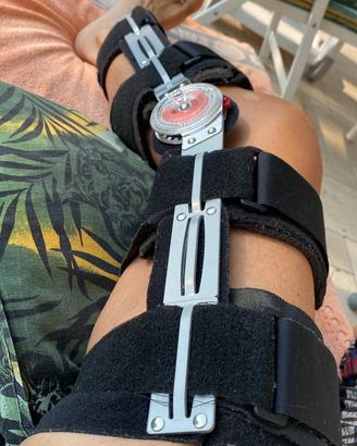 Tutore lungo oer ginocchio