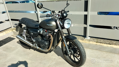 Triumph Street Twin