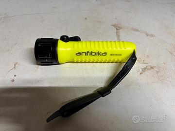Torcia anfibika best divers  a led da SUB