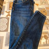 jeans Elisabetta Franchi modello skinny