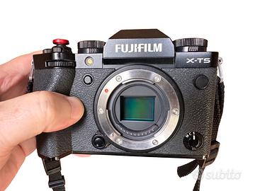 FUJIFILM X-T5 nera- PARI AL NUOVO - 4.641 shot