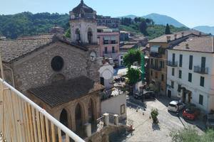 5 LOCALI A OLEVANO ROMANO