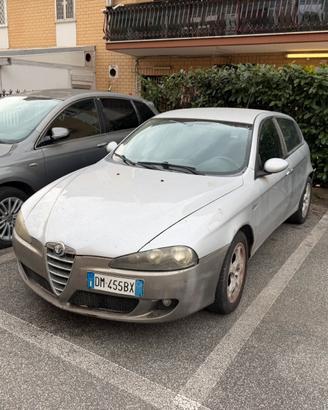 Alfa 147 a gas gancio traino
