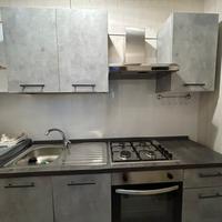 Cucina completa con lavastoviglie