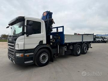 Scania P 320 RIBALTABILE TRILATERALE CON GRU PM