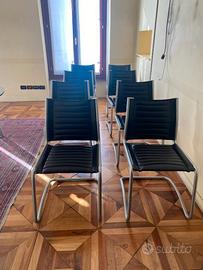 Sedie ecopelle nera, struttura grigio artico