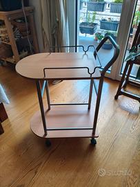 Carrello portavivande su ruote