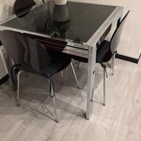 Tavolo quadrato allungabile