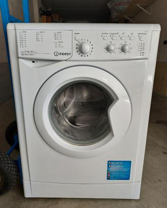 Lavatrice Indesit IWC 61261 6Kg