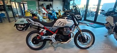 Moto Guzzi V85 TT - 2024