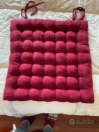 Cuscini per sedie rossi morbidi