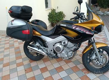 MOTO YAMAHA 
