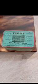 Antica scatola in latta Vichy