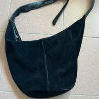 Borsa nera in pelle scamosciata