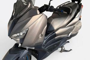 bellisssimo scooter Yamaha x-max 300