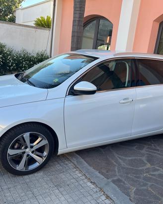 Peugeot 308 PureTech Turbo 130 S&S SW Allure