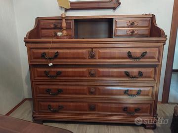 Arredamento in legno salotto e camera da letto