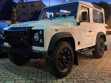 LANDROVERDefender902.2TD44posti