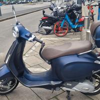 Vespa primavera 150