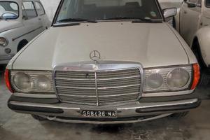 Mercedes-Benz 240 D (W123) - 1982