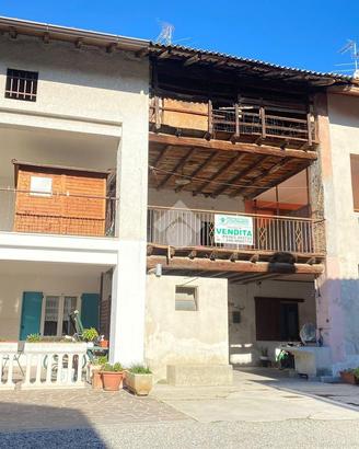 RUSTICO A CASTEL ROZZONE