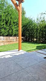 COMERIO CENTRO BILOCALE ARREDATO CON GIARDINO PRIV