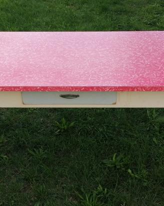Tavolo vintage con ripiano in formica e cassetto 