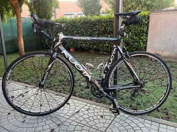 Bici da corsa Kuota Kebel full carbon