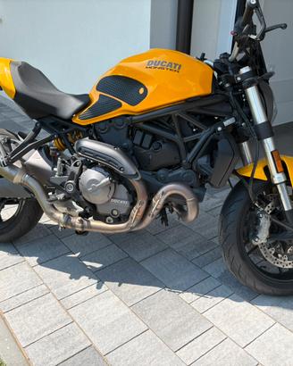Ducati monster 821