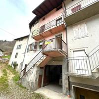 RAOSSI: porzione di casa con garage e cantina!