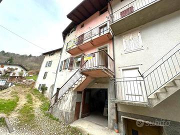 RAOSSI: porzione di casa con garage e cantina!