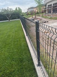 Recinzione modulare in acciaio grigio antracite 