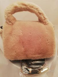 piccolo accesorio porta cellulare grande