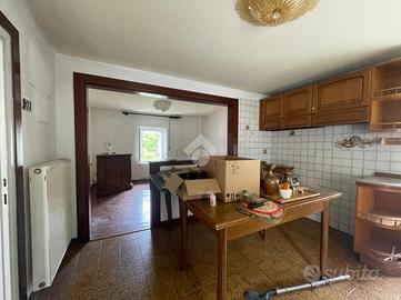 CASA SEMINDIPENDENTE A VITTORIO VENETO