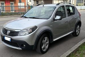 dacia sandero 1.6 GPL 2011