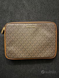 MICHEAL KORS POCHETTE/Porta Tablet