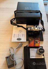 Olympus OM-D E-M10 Mark II + obbiettivo kit 14-42