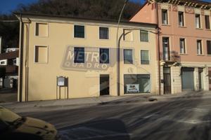 Rif.C/542| negozio piovene rocchette