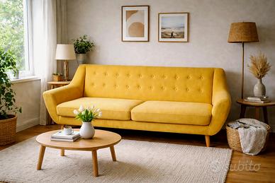 Divano giallo  usato  pochissimo