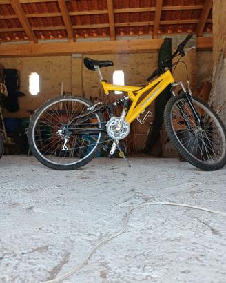 MOUNTAINBIKE