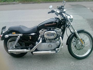 Harley Davidson 883 XL Custom con accessori