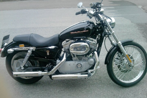 Harley Davidson 883 XL Custom con accessori